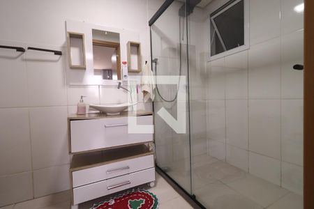 Banheiro de apartamento à venda com 2 quartos, 49m² em Santo Afonso, Novo Hamburgo