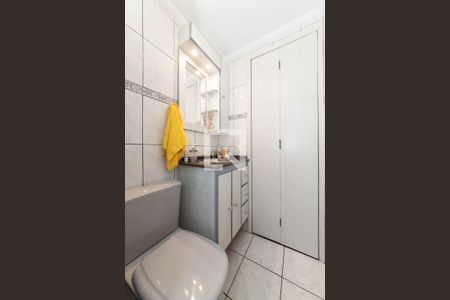 Banheiro de apartamento à venda com 2 quartos, 52m² em Jardim Oriental, São Paulo