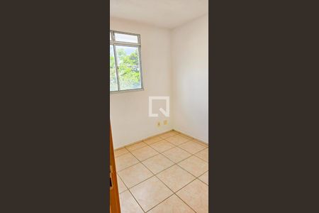 Apartamento à venda com 2 quartos, 45m² em Califórnia, Contagem