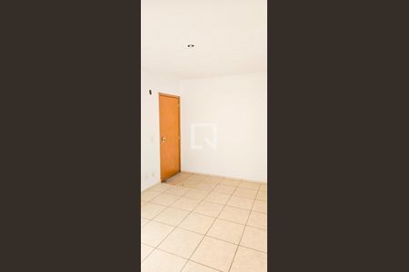 Apartamento à venda com 2 quartos, 45m² em Califórnia, Contagem