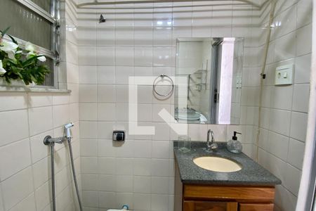 Banheiro de kitnet/studio para alugar com 1 quarto, 33m² em Centro, Rio de Janeiro