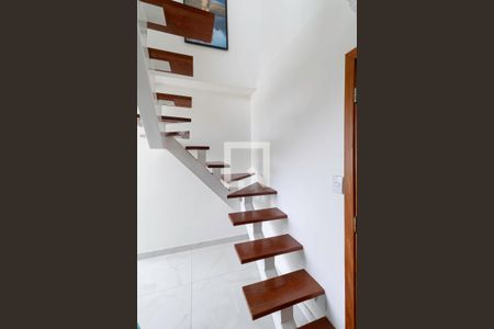 Escada de apartamento à venda com 2 quartos, 107m² em Bom Jesus, Contagem