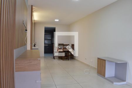 Sala de casa de condomínio para alugar com 2 quartos, 57m² em Cajuru, Curitiba