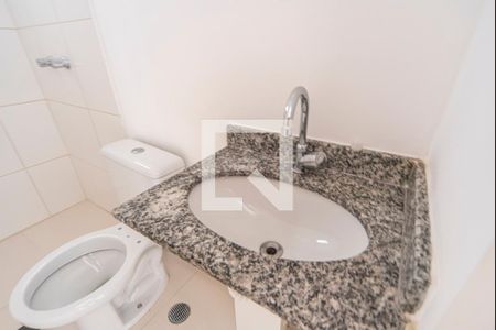 Banheiro  de apartamento à venda com 3 quartos, 61m² em Vila Curuçá, Santo André