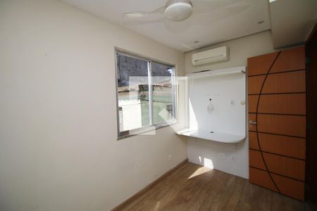 Quarto 2 de casa para alugar com 3 quartos, 80m² em Cordovil, Rio de Janeiro