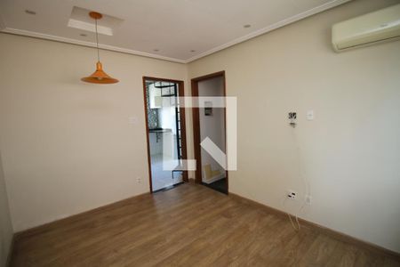 Sala de casa para alugar com 3 quartos, 80m² em Cordovil, Rio de Janeiro