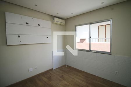 Quarto 1 de casa para alugar com 3 quartos, 80m² em Cordovil, Rio de Janeiro