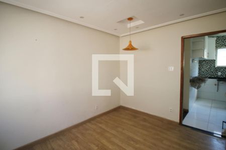 Sala de casa para alugar com 3 quartos, 80m² em Cordovil, Rio de Janeiro