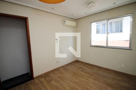 Sala de casa para alugar com 3 quartos, 80m² em Cordovil, Rio de Janeiro