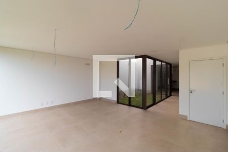 Sala de casa de condomínio à venda com 3 quartos, 242m² em Bairro das Palmeiras, Campinas