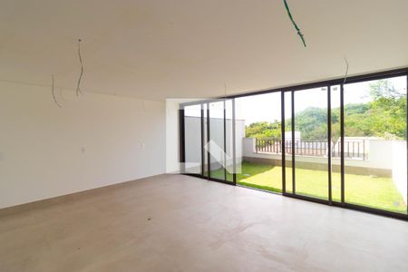 Sala de casa de condomínio à venda com 3 quartos, 242m² em Bairro das Palmeiras, Campinas