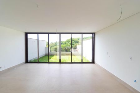 Salas de casa de condomínio à venda com 4 quartos, 242m² em Bairro das Palmeiras, Campinas