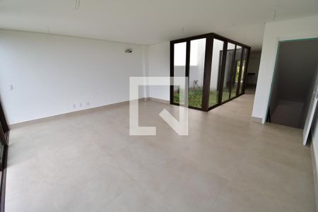 Sala de casa de condomínio à venda com 3 quartos, 242m² em Bairro das Palmeiras, Campinas