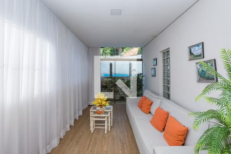 Sala 1 de casa à venda com 5 quartos, 400m² em Vila Paris, Belo Horizonte