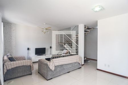 Sala de casa à venda com 4 quartos, 185m² em Itaipu, Niterói