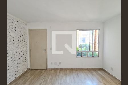 Sala  de apartamento para alugar com 2 quartos, 48m² em Água Chata, Guarulhos