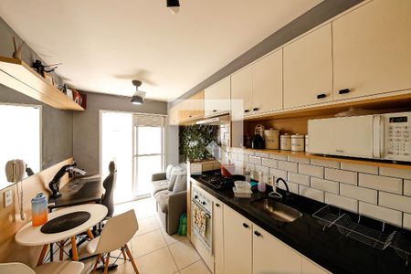 Sala/Cozinha de apartamento para alugar com 1 quarto, 28m² em Vila Ema, São Paulo