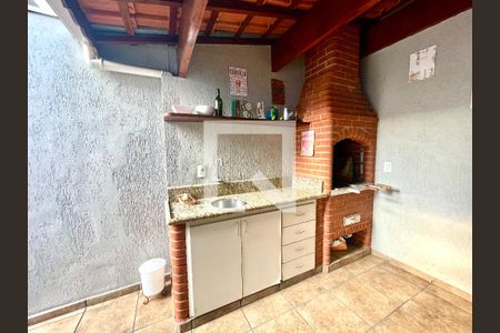 Casa à venda com 151m², 3 quartos e 2 vagas Casa à venda com 151m², 3 quartos e 2 vagasQuintal com churrasqueira