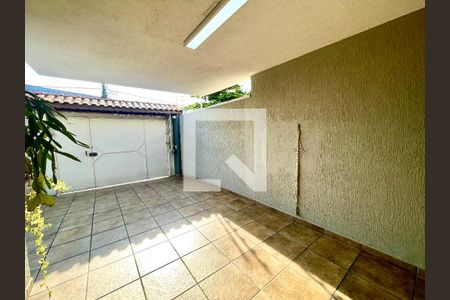 Casa à venda com 151m², 3 quartos e 2 vagas Casa à venda com 151m², 3 quartos e 2 vagasGaragem