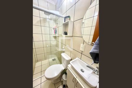 Casa à venda com 151m², 3 quartos e 2 vagas Casa à venda com 151m², 3 quartos e 2 vagasBanheiro Social