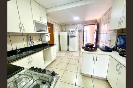 Casa à venda com 151m², 3 quartos e 2 vagas Casa à venda com 151m², 3 quartos e 2 vagasCozinha