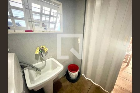 Casa à venda com 151m², 3 quartos e 2 vagas Casa à venda com 151m², 3 quartos e 2 vagasÁrea de Serviço