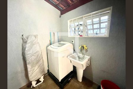 Casa à venda com 151m², 3 quartos e 2 vagas Casa à venda com 151m², 3 quartos e 2 vagasÁrea de Serviço