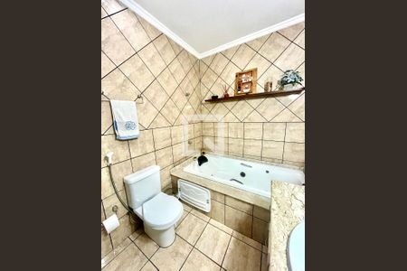 Casa à venda com 151m², 3 quartos e 2 vagas Casa à venda com 151m², 3 quartos e 2 vagasBanheiro da Suíte