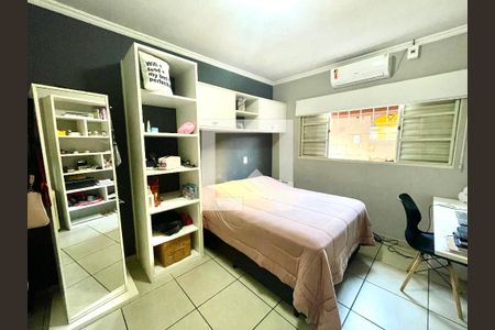 Casa à venda com 151m², 3 quartos e 2 vagas Casa à venda com 151m², 3 quartos e 2 vagasQuarto 2