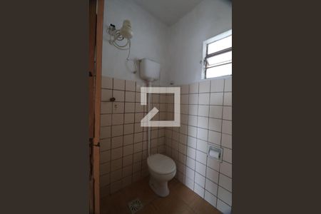 Banheiro de apartamento para alugar com 1 quarto, 28m² em Niterói, Canoas