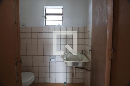 Banheiro de apartamento para alugar com 1 quarto, 28m² em Niterói, Canoas