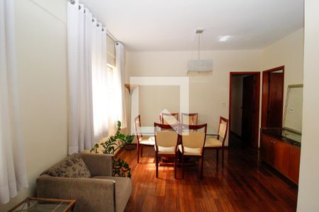 Sala de apartamento à venda com 4 quartos, 90m² em Santa Efigênia, Belo Horizonte