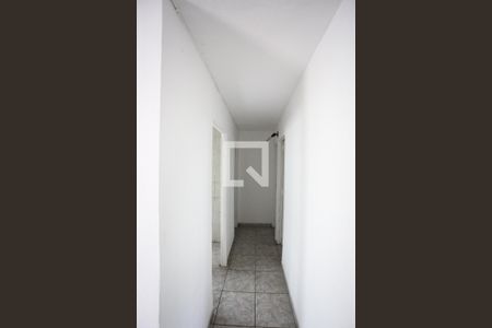 Corredor de apartamento à venda com 2 quartos, 57m² em Parque Pinheiros, Taboão da Serra