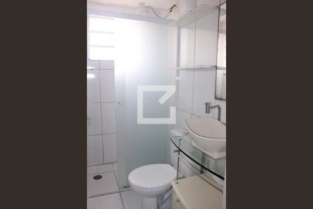 Banheiro de apartamento para alugar com 2 quartos, 42m² em Água Chata, Guarulhos