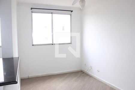 Sala de apartamento para alugar com 2 quartos, 42m² em Água Chata, Guarulhos