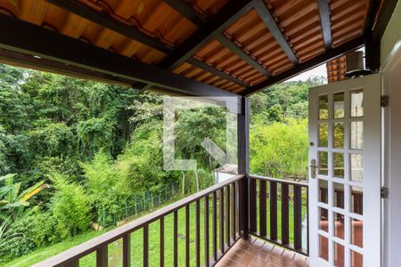 Casa à venda com 450m², 4 quartos e 4 vagas Casa à venda com 450m², 4 quartos e 4 vagasVaranda da Suíte 2