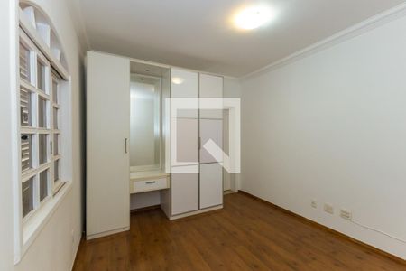 Casa à venda com 450m², 4 quartos e 4 vagas Casa à venda com 450m², 4 quartos e 4 vagasQuarto 1