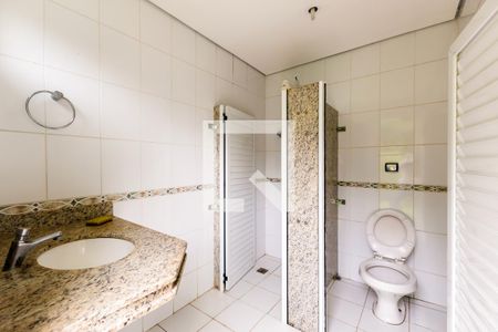 Casa à venda com 450m², 4 quartos e 4 vagas Casa à venda com 450m², 4 quartos e 4 vagasBanheiro 2 da Churrasqueira