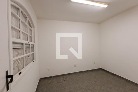 Casa à venda com 450m², 4 quartos e 4 vagas Casa à venda com 450m², 4 quartos e 4 vagasQuarto da Área de Serviço