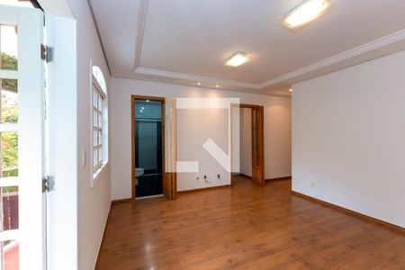 Casa à venda com 450m², 4 quartos e 4 vagas Casa à venda com 450m², 4 quartos e 4 vagasSuíte 2