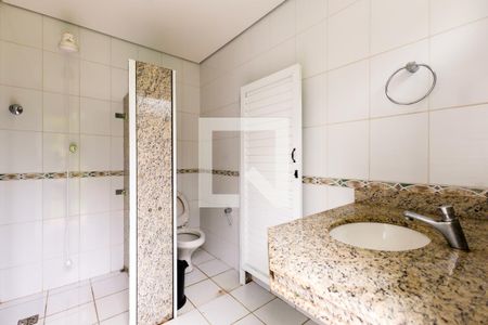 Casa à venda com 450m², 4 quartos e 4 vagas Casa à venda com 450m², 4 quartos e 4 vagasBanheiro 1 da Churrasqueira