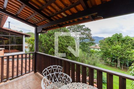 Casa à venda com 450m², 4 quartos e 4 vagas Casa à venda com 450m², 4 quartos e 4 vagasVaranda da Suíte 2