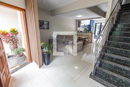 Sala de casa à venda com 3 quartos, 180m² em Castelo, Belo Horizonte