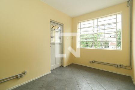 Sala de TV de casa para alugar com 4 quartos, 290m² em São João, Porto Alegre