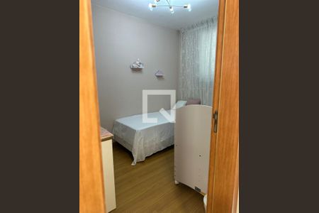 Quarto de apartamento para alugar com 2 quartos, 63m² em Estoril, Belo Horizonte