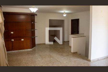 Sala de Estar de casa para alugar com 4 quartos, 351m² em Santa Luzia, Ribeirão Pires