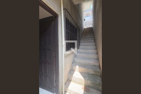 Entrada de casa para alugar com 1 quarto, 35m² em Jardim Julio, Barueri