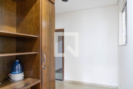 Sala 2 de casa à venda com 4 quartos, 300m² em João Pinheiro, Belo Horizonte