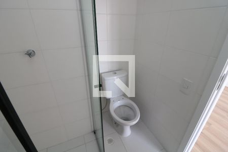 Banheiro de kitnet/studio para alugar com 1 quarto, 27m² em Vila Independencia, São Paulo