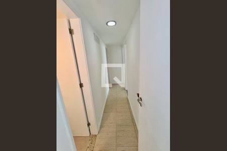 Corredor  de apartamento para alugar com 3 quartos, 110m² em Copacabana, Rio de Janeiro